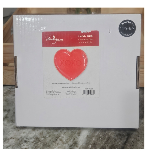 NWT Valentine Heart-Shaped XOXO Red Candy Dish - Picture 3 of 9